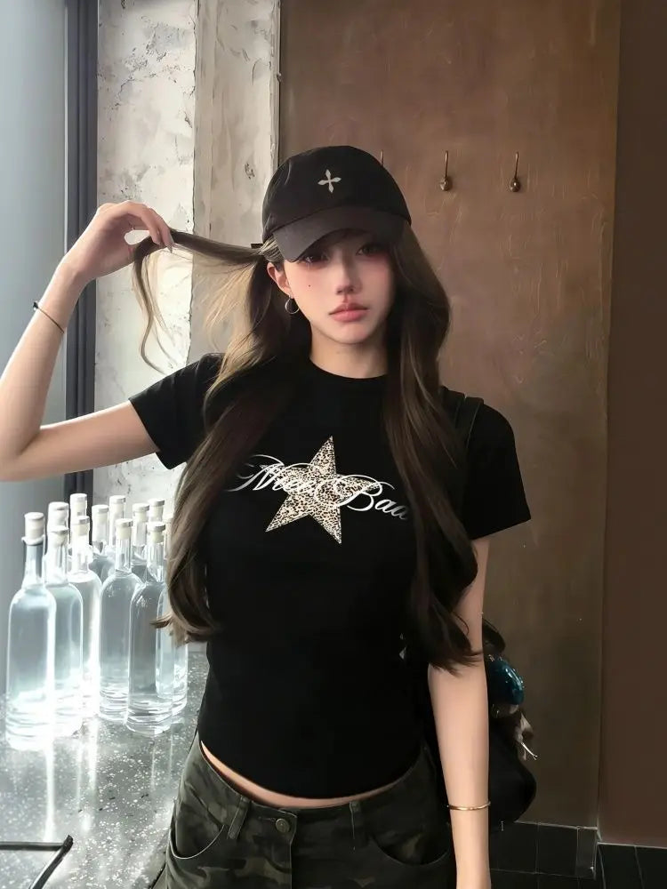 Women’s Black Y2K Crop T-Shirt – Fitted Leopard Star Print Short Sleeve Top