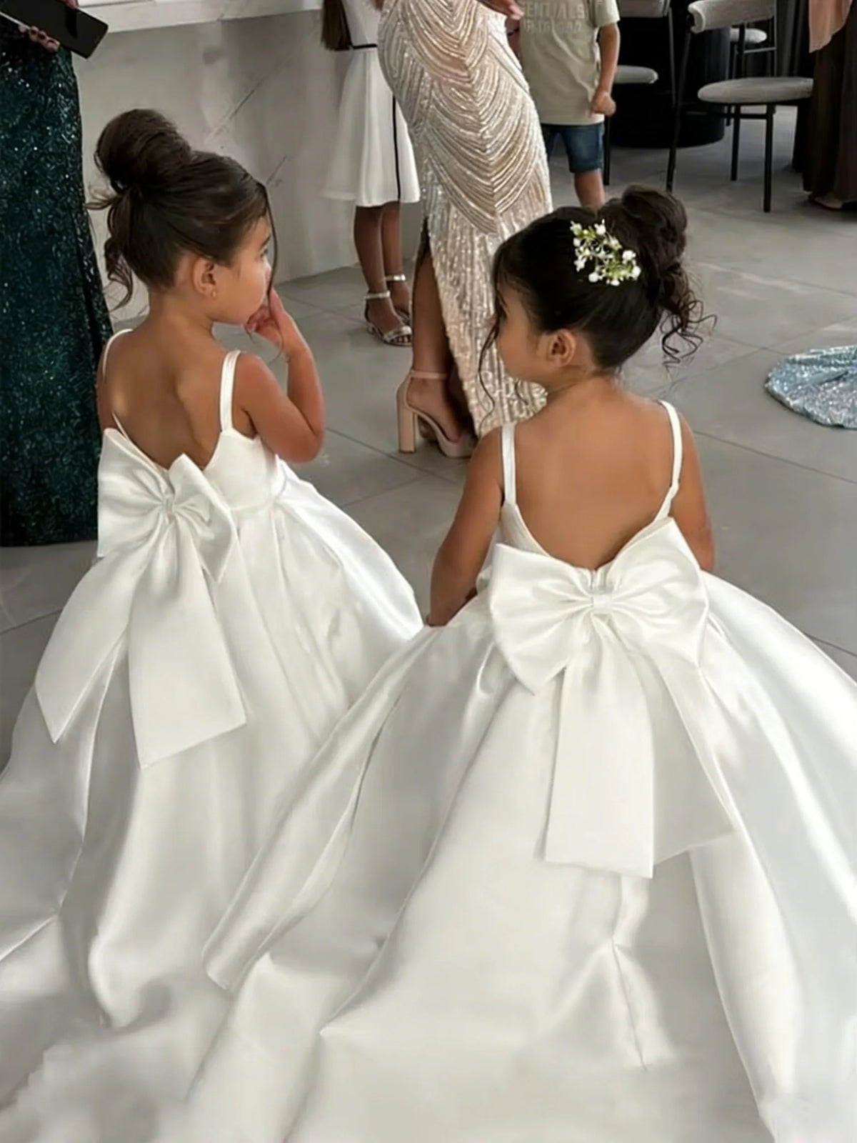 Girls’ Elegant White Bow Dress – Sleeveless Flower Girl Party Gown | Wedding, Communion & Special Occasions