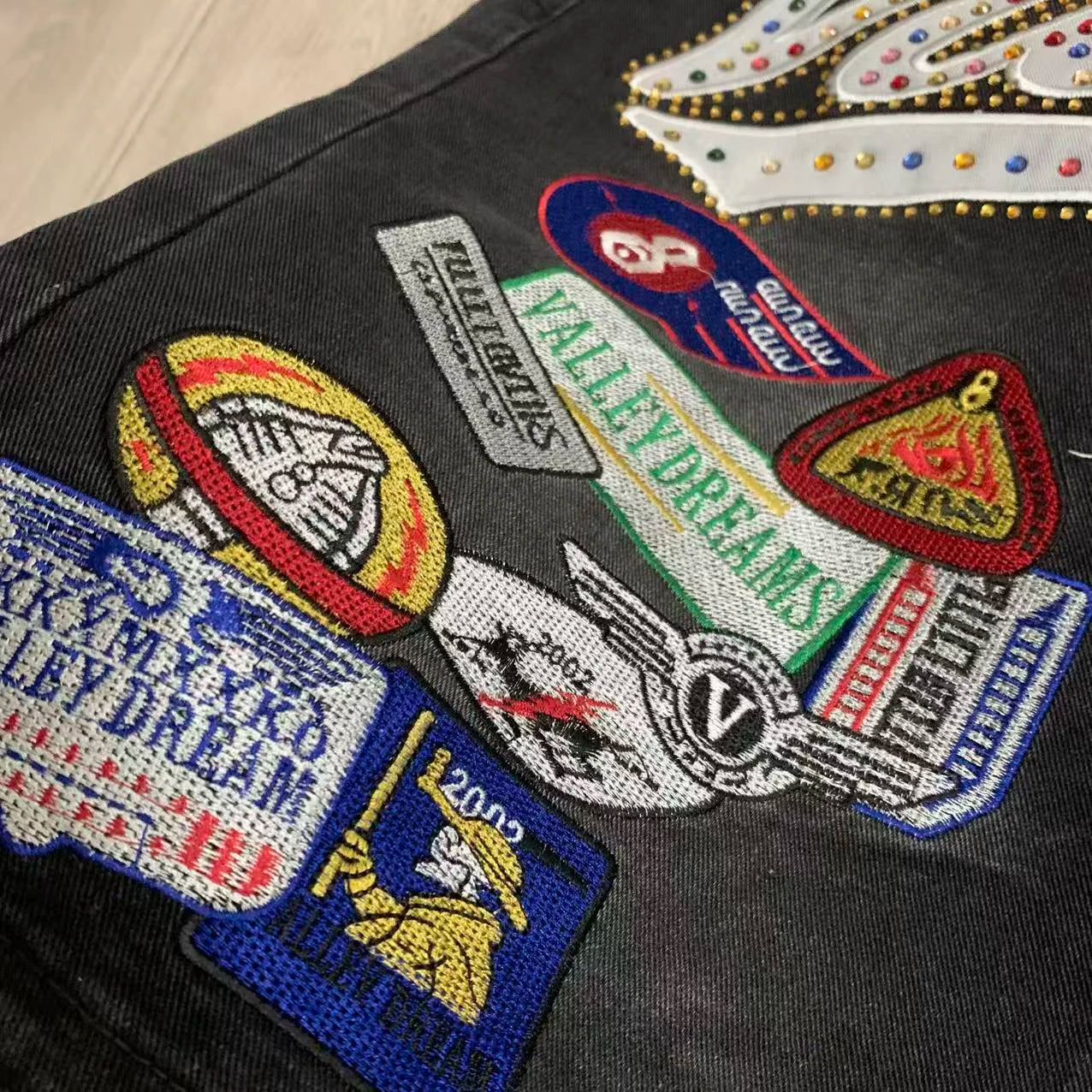 1980s Embroidered Rhinestone Denim Shorts – Unisex Mid Waist Loose Fit Summer