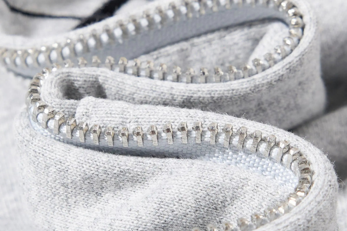 Women’s Camouflage Zip-Up Hoodie – Vintage Letter Embroidery Cropped Sweatshirt | Loose Casual Streetwear Jacket